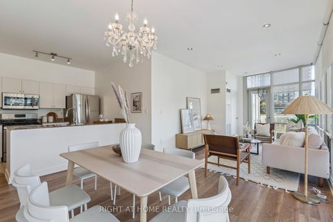 Photo 10 at 102 - 35 Mariner Terrace, Waterfront Communities C1, Toronto