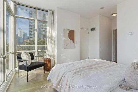 Photo 16 at 102 - 35 Mariner Terrace, Waterfront Communities C1, Toronto