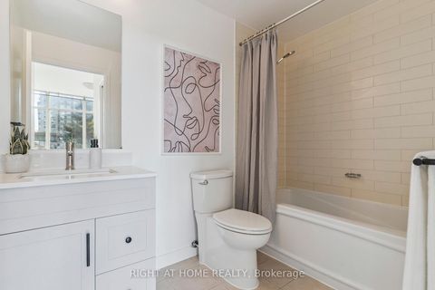 Photo 18 at 102 - 35 Mariner Terrace, Waterfront Communities C1, Toronto