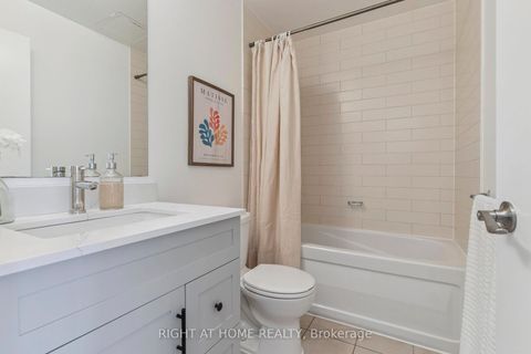 Photo 21 at 102 - 35 Mariner Terrace, Waterfront Communities C1, Toronto