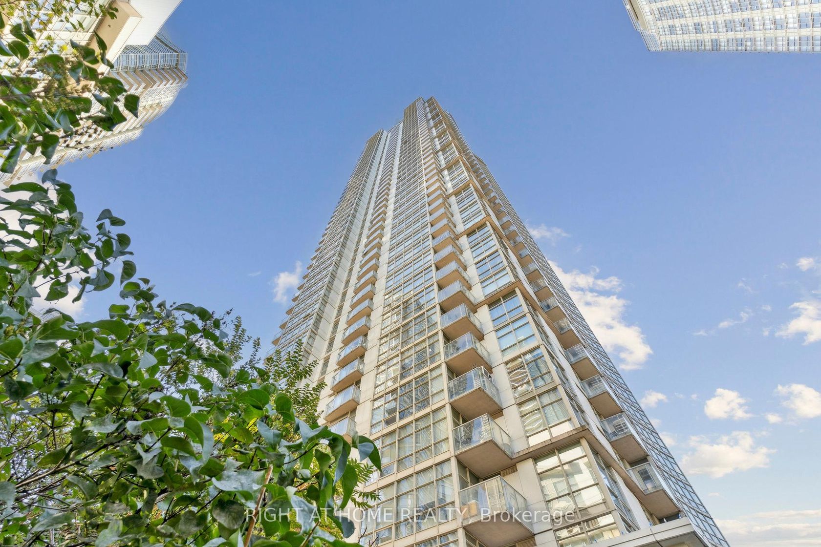 102 - 35 Mariner Terrace, Waterfront Communities C1, Toronto 