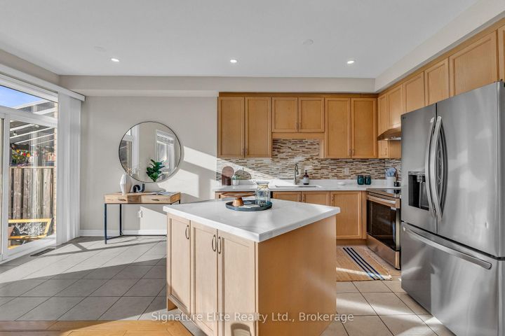 Photo 11 at 124 Rocky Point Crescent, Madoc, Brampton
