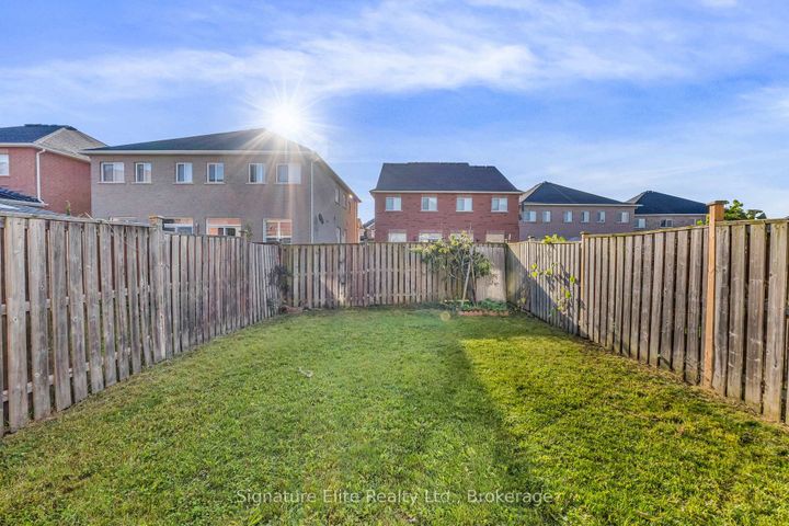 Photo 18 at 124 Rocky Point Crescent, Madoc, Brampton