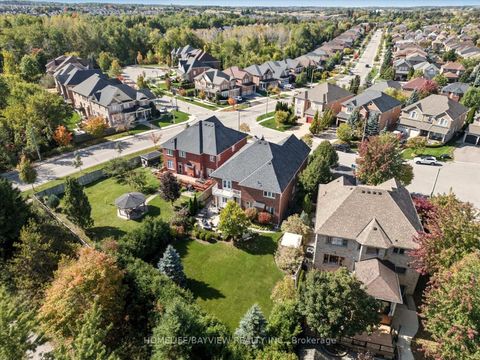 Photo 3 at 3 Crowling Court, Oak Ridges, Richmond Hill Photo 3 at 3 Crowling Court, Oak Ridges, Richmond Hill