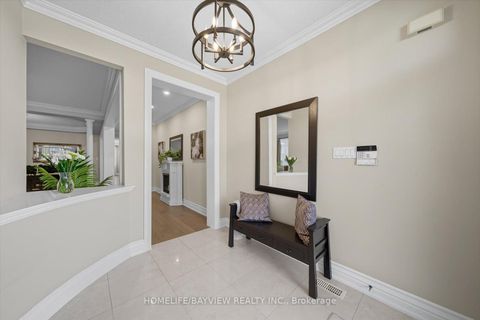 Photo 5 at 3 Crowling Court, Oak Ridges, Richmond Hill Photo 5 at 3 Crowling Court, Oak Ridges, Richmond Hill