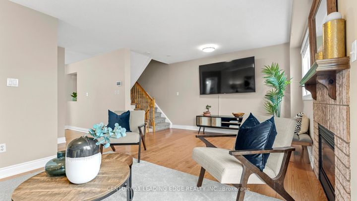 Photo 4 at 330 Sparrow Circle, Highbush, Pickering
