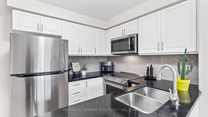 Photo 9 at 330 Sparrow Circle, Highbush, Pickering