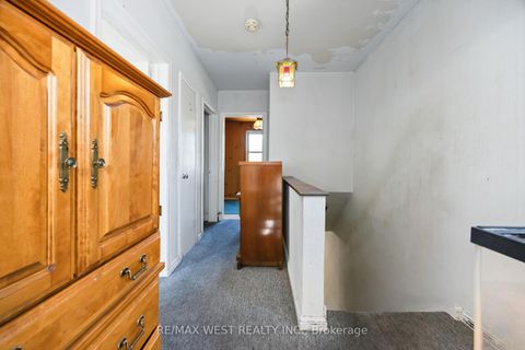 Photo 10 at 241 Eileen Avenue, Smythe, Toronto