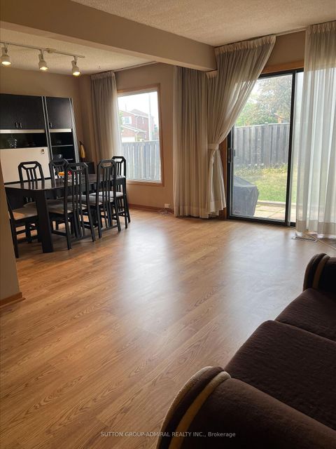 Photo 3 at 14 Prairie Dunes Place, Glen Shields, Vaughan