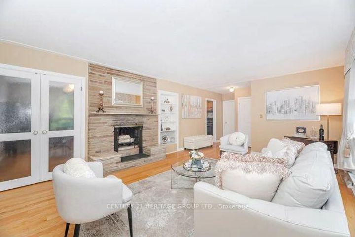 Photo 4 at 22 Poplar Drive, Oak Ridges, Richmond Hill