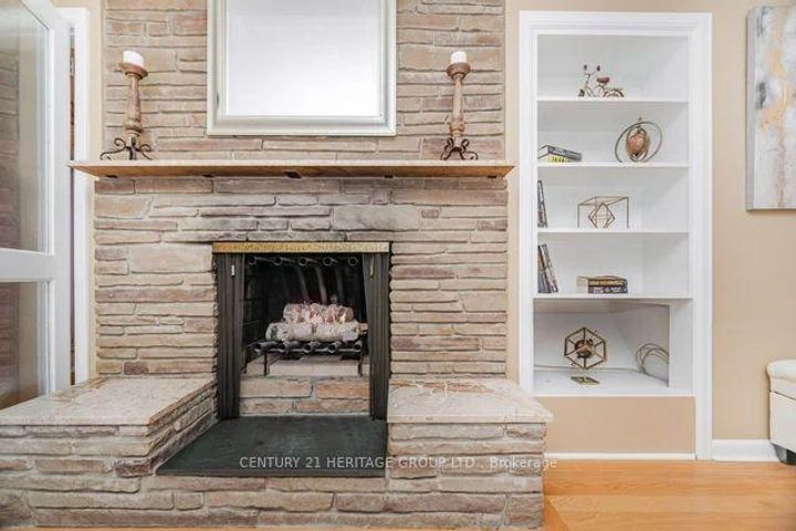 Photo 7 at 22 Poplar Drive, Oak Ridges, Richmond Hill