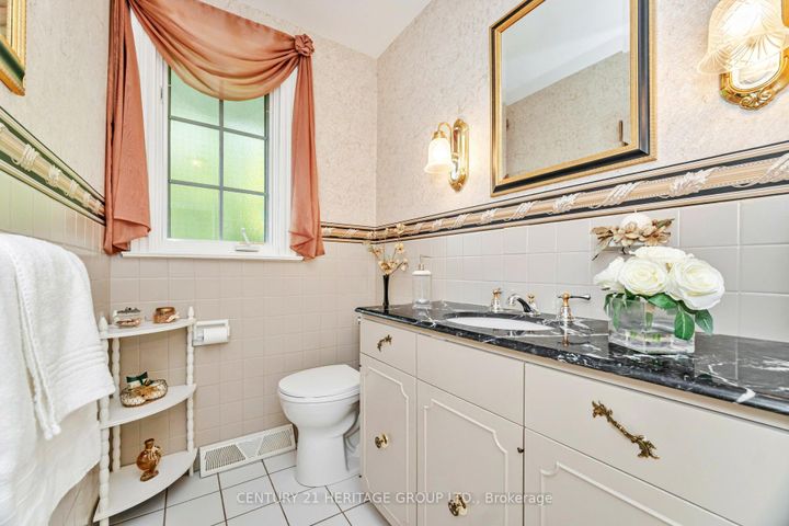 Photo 24 at 22 Poplar Drive, Oak Ridges, Richmond Hill