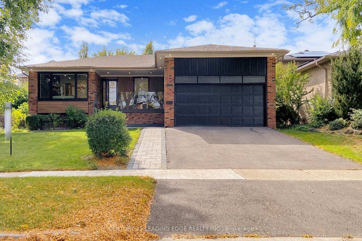 Photo 1 at 2240 Springfield Court, Sheridan, Mississauga