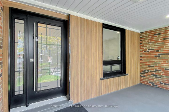 Photo 4 at 2240 Springfield Court, Sheridan, Mississauga