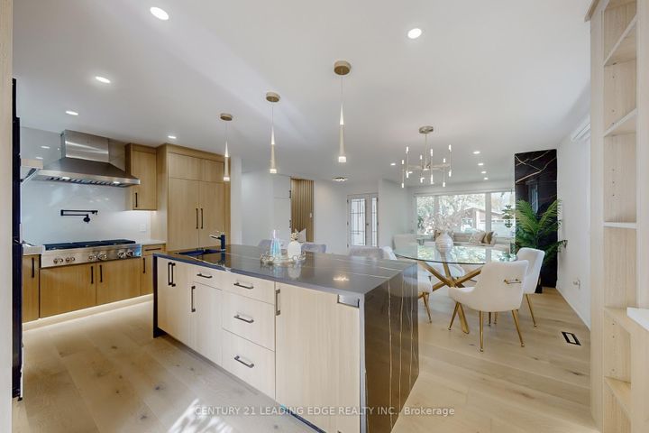 Photo 11 at 2240 Springfield Court, Sheridan, Mississauga