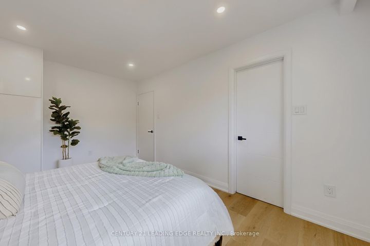 Photo 15 at 2240 Springfield Court, Sheridan, Mississauga