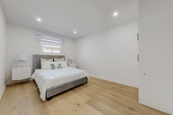 Photo 19 at 2240 Springfield Court, Sheridan, Mississauga