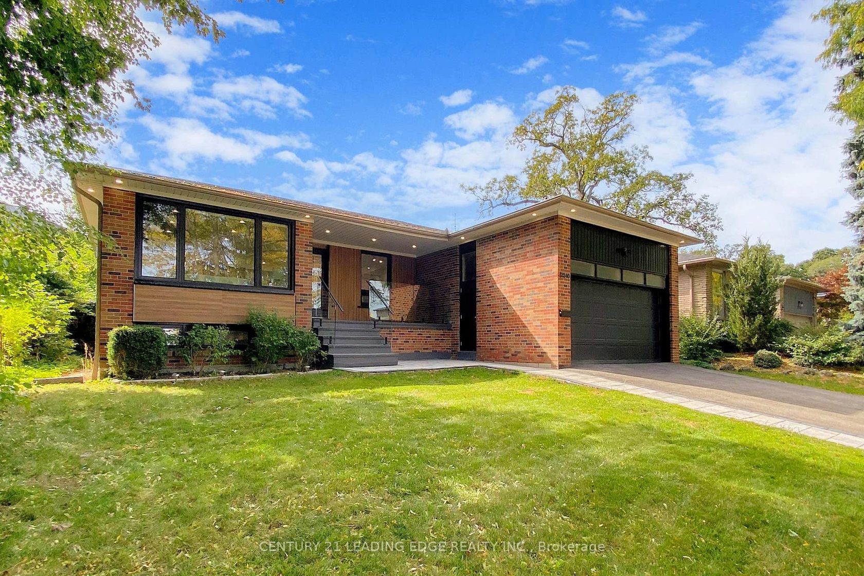 2240 Springfield Court, Sheridan, Mississauga 2