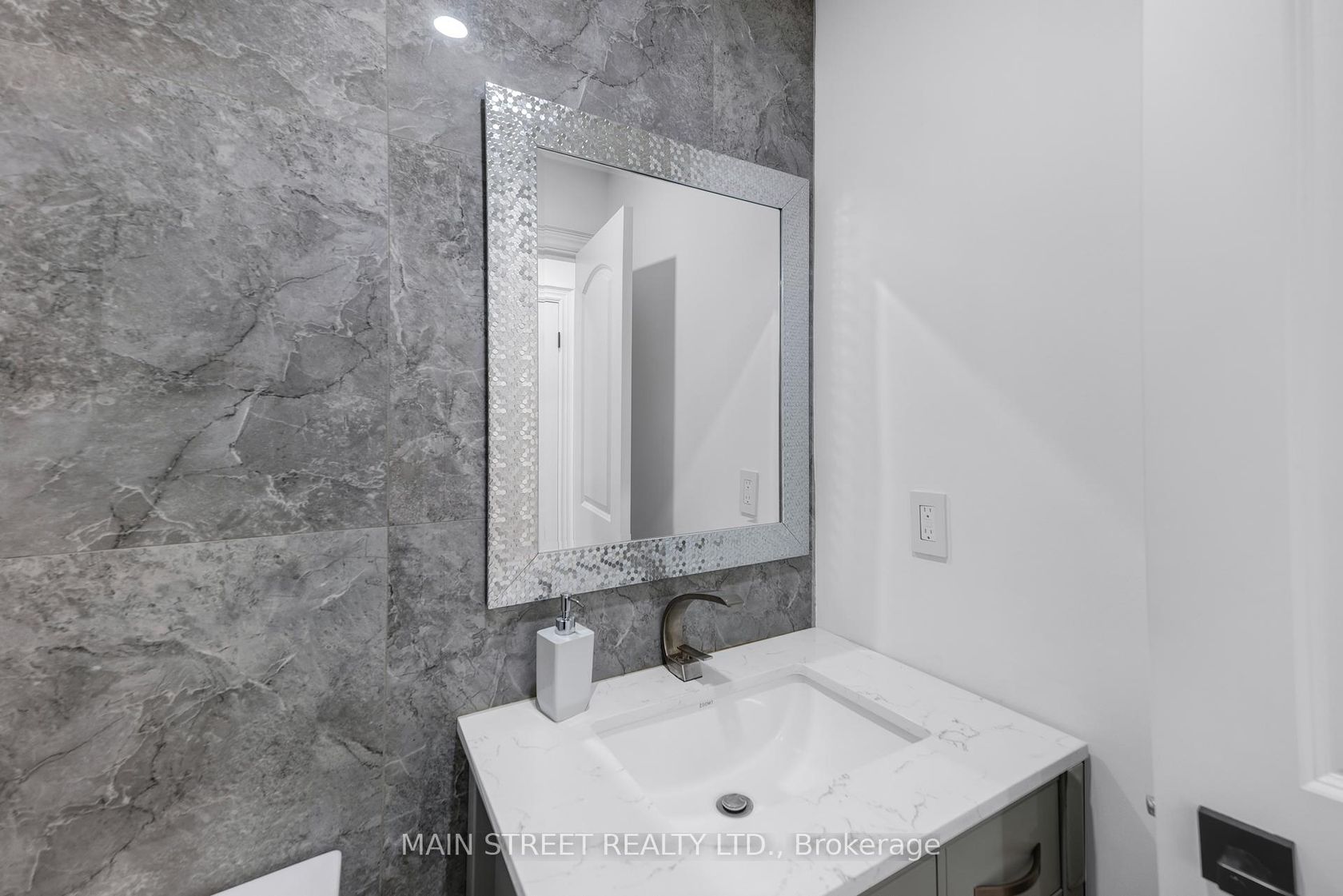 Photo 17 at 36 Nelson Circle, Armitage, Newmarket