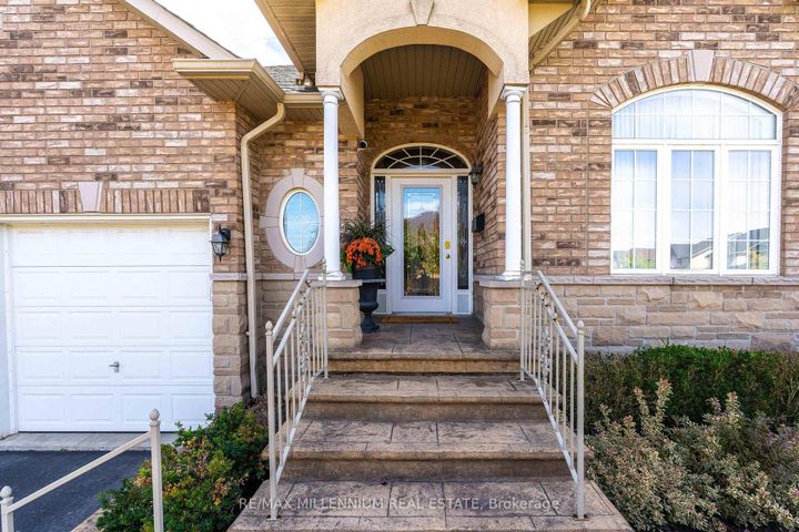 Photo 5 at 188 Blue Mountain Drive, Stoney Creek Mountain, Hamilton