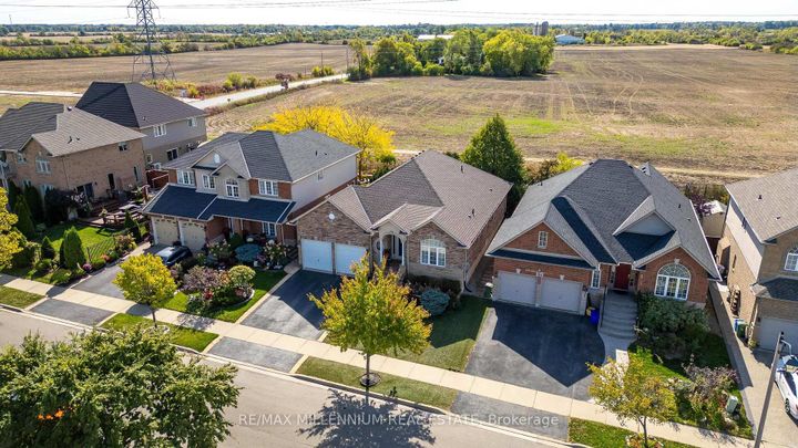 Photo 8 at 188 Blue Mountain Drive, Stoney Creek Mountain, Hamilton