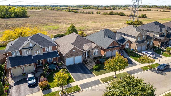 Photo 9 at 188 Blue Mountain Drive, Stoney Creek Mountain, Hamilton