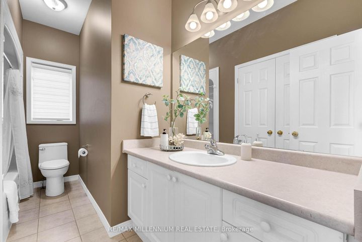 Photo 13 at 188 Blue Mountain Drive, Stoney Creek Mountain, Hamilton