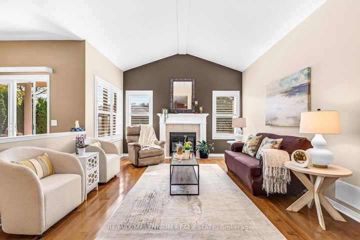 Photo 18 at 188 Blue Mountain Drive, Stoney Creek Mountain, Hamilton