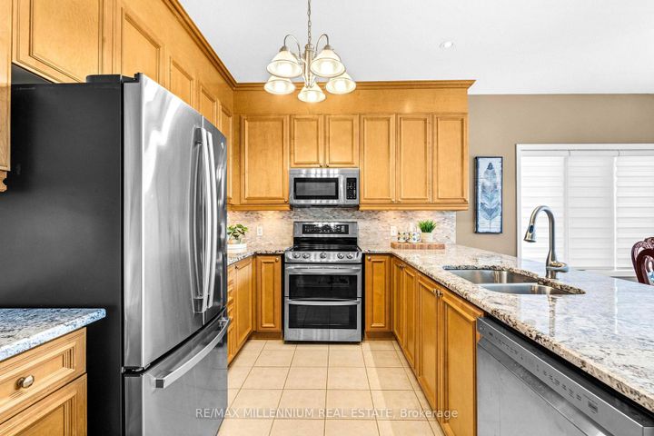 Photo 21 at 188 Blue Mountain Drive, Stoney Creek Mountain, Hamilton