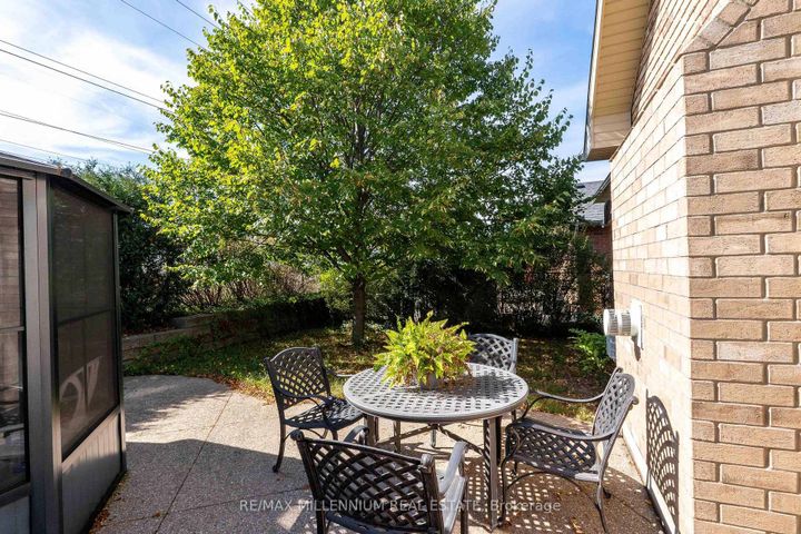 Photo 34 at 188 Blue Mountain Drive, Stoney Creek Mountain, Hamilton