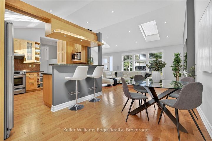 Photo 10 at 400 Sunset Drive, WO West, Oakville