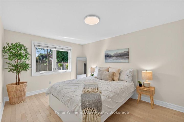 Photo 18 at 400 Sunset Drive, WO West, Oakville