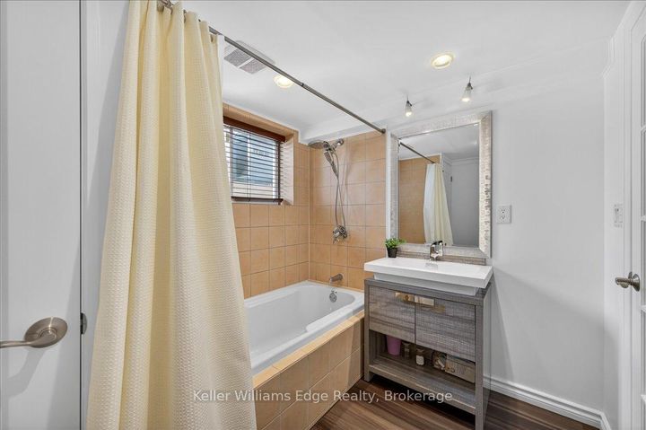 Photo 23 at 400 Sunset Drive, WO West, Oakville