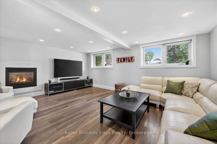 Photo 24 at 400 Sunset Drive, WO West, Oakville