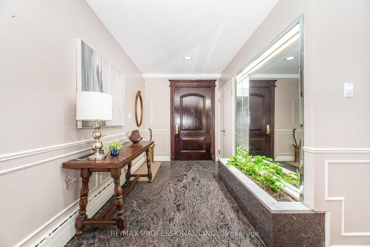Photo 7 at 32 Edenbrook Hill, Humber Valley, Toronto