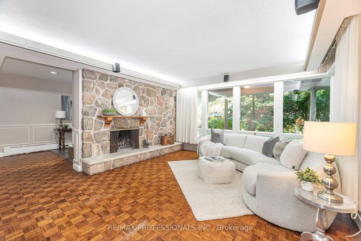 Photo 9 at 32 Edenbrook Hill, Humber Valley, Toronto
