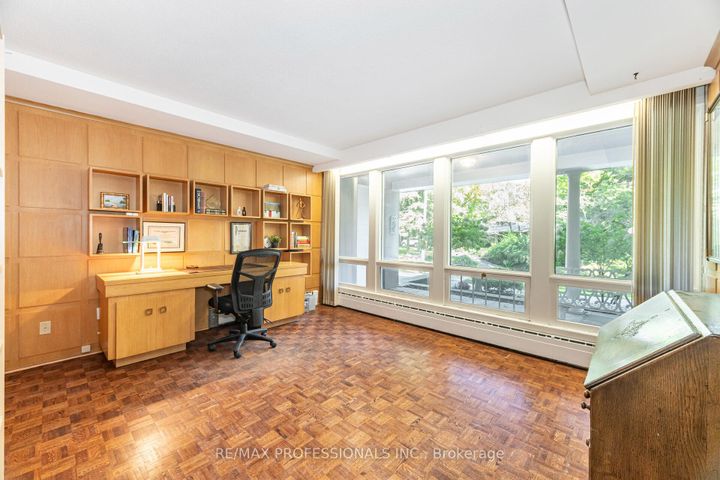 Photo 13 at 32 Edenbrook Hill, Humber Valley, Toronto