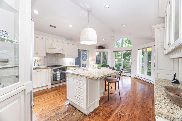 Photo 22 at 32 Edenbrook Hill, Humber Valley, Toronto