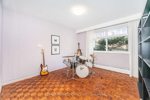 Photo 14 at 32 Edenbrook Hill, Humber Valley, Toronto
