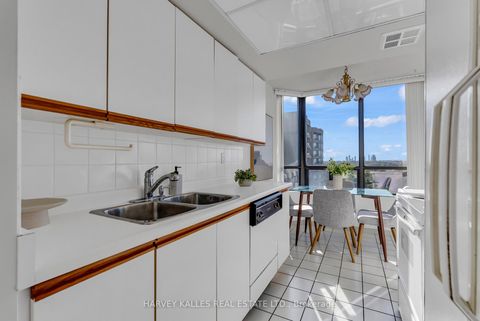 Photo 16 at 1411 - 7440 Bathurst Street, Brownridge, Vaughan