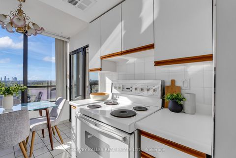 Photo 17 at 1411 - 7440 Bathurst Street, Brownridge, Vaughan