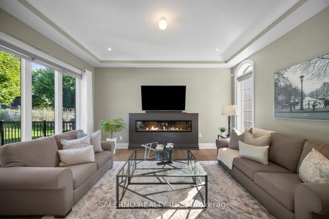 Photo 17 at 11 Compton Crescent, CFB, Toronto
