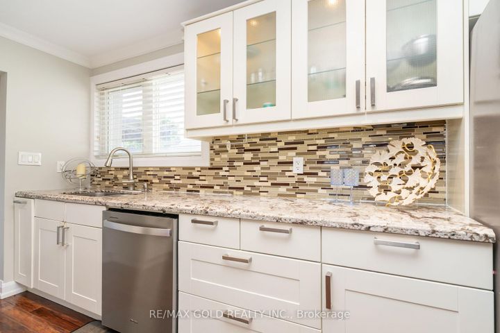 Photo 11 at 39 Ascot Avenue, Avondale, Brampton