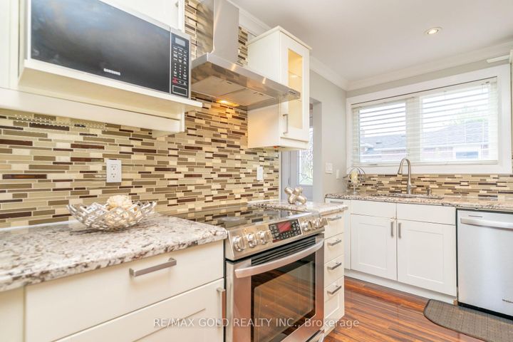 Photo 13 at 39 Ascot Avenue, Avondale, Brampton