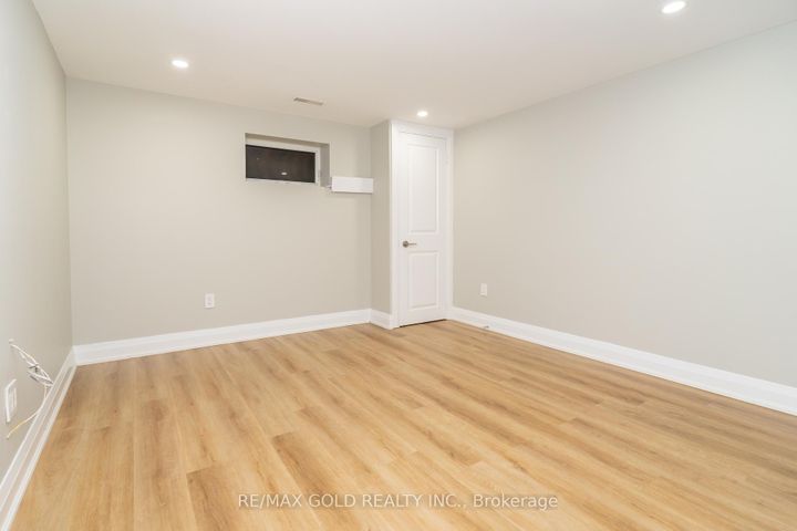 Photo 32 at 39 Ascot Avenue, Avondale, Brampton