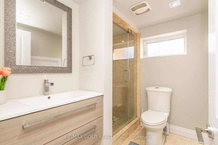 Photo 33 at 39 Ascot Avenue, Avondale, Brampton