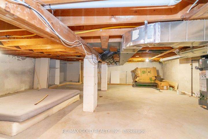 Photo 34 at 39 Ascot Avenue, Avondale, Brampton