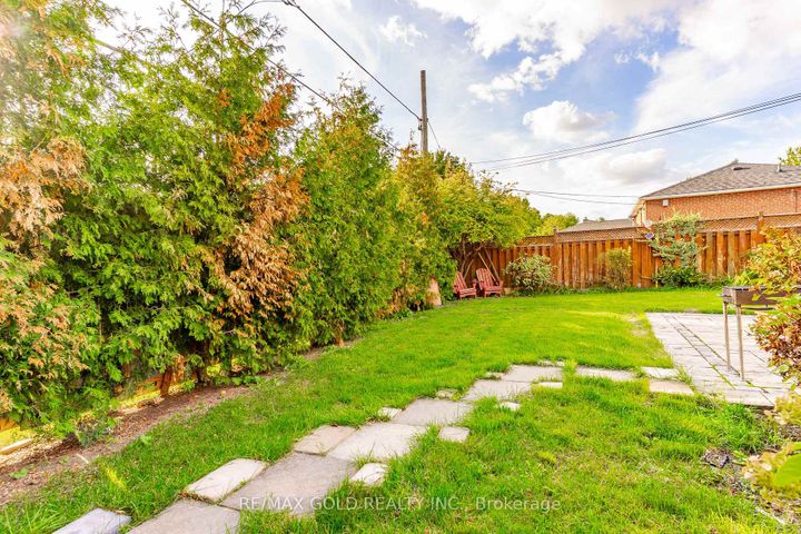 Photo 41 at 39 Ascot Avenue, Avondale, Brampton