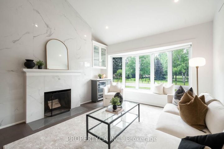 Photo 7 at 1533 Rometown Drive, Lakeview, Mississauga