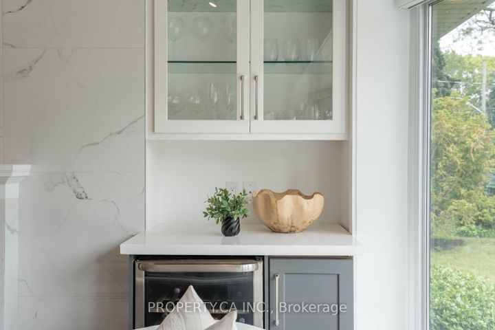 Photo 10 at 1533 Rometown Drive, Lakeview, Mississauga
